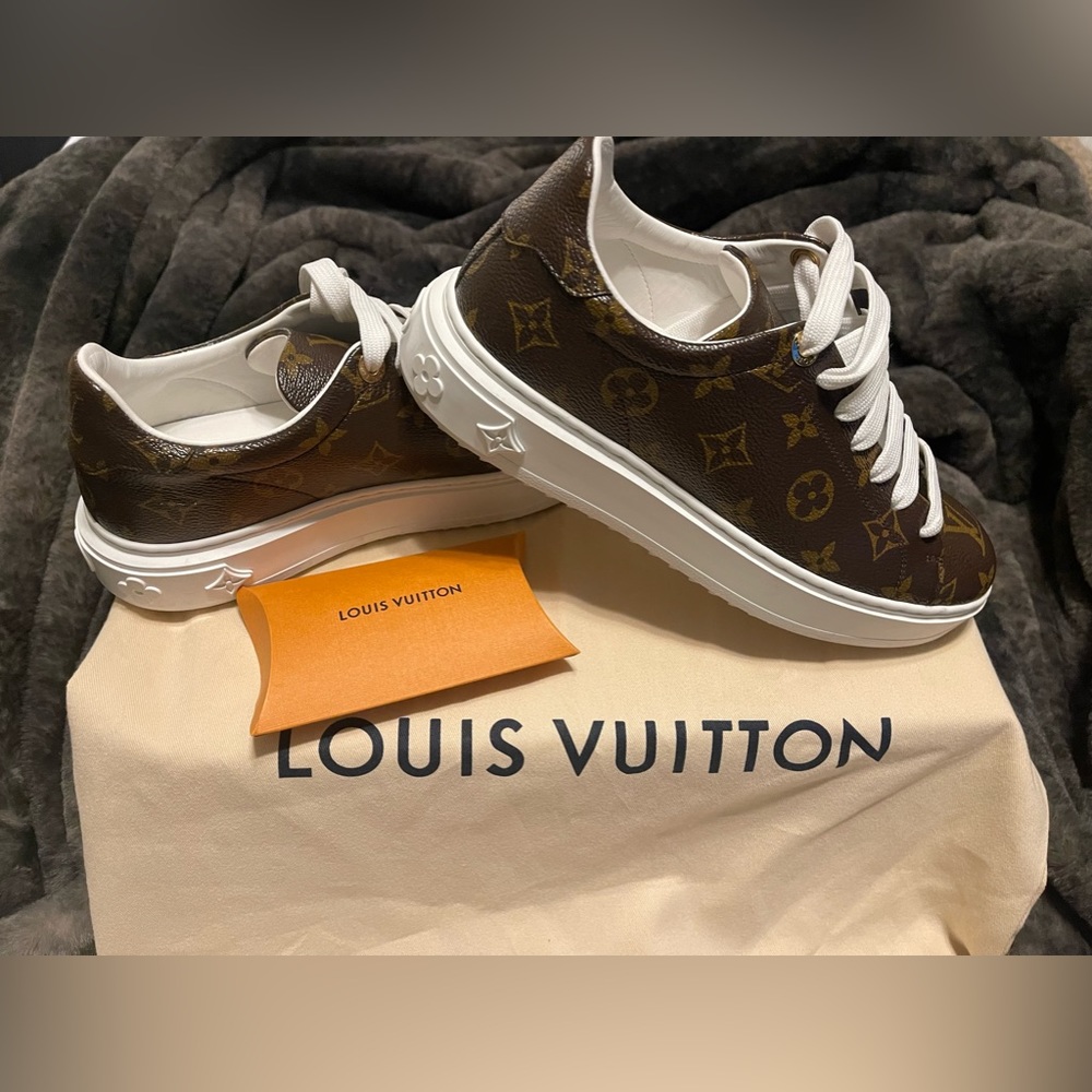 Louis Vuitton Time Out Sneakers - Picture 4 of 7